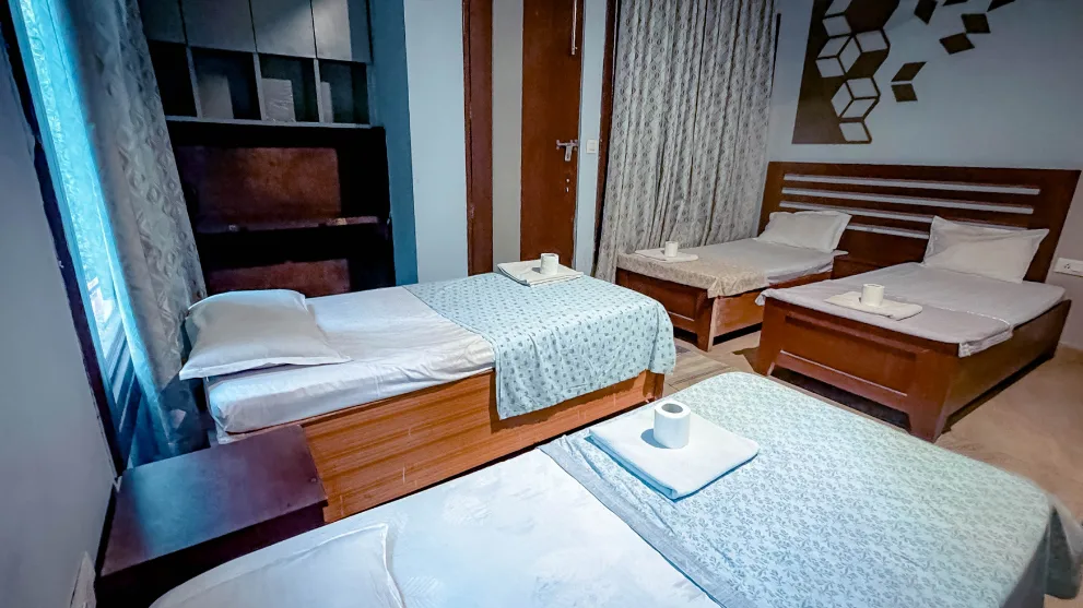 4 Shared Room