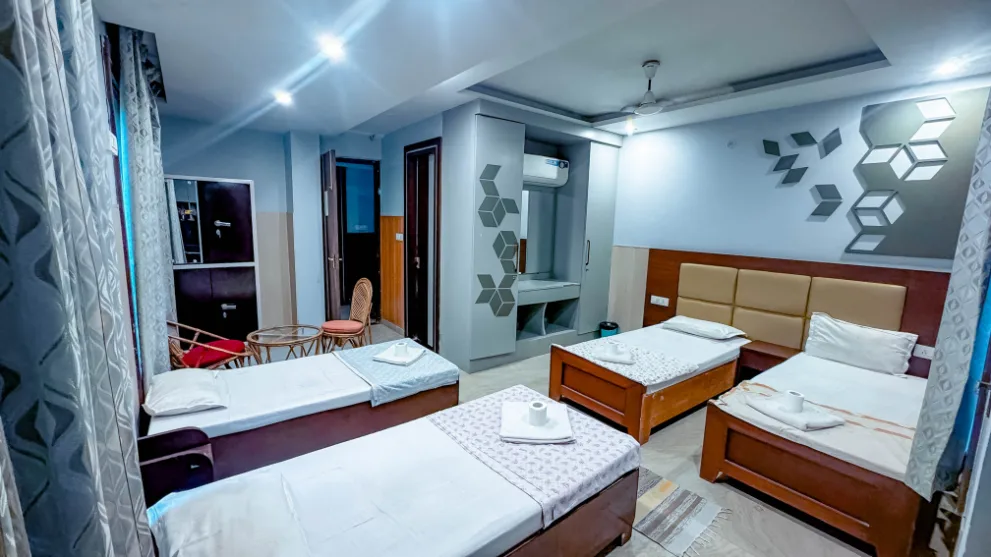 4 Shared Room