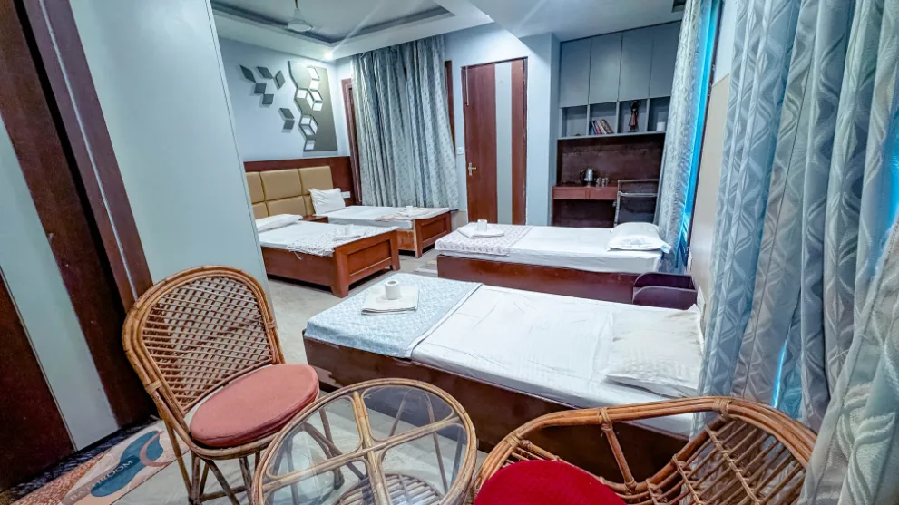 4 Shared Room